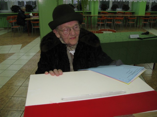 Wybory 2014. W Zadzimiu zagłosowała Marianna Kwiatkowska, 101-letnia mieszkanka tej gminy