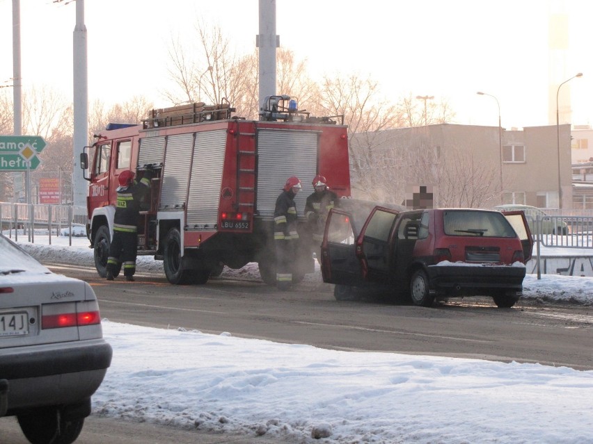 Ul. Łęczyńska: Spłonął fiat uno