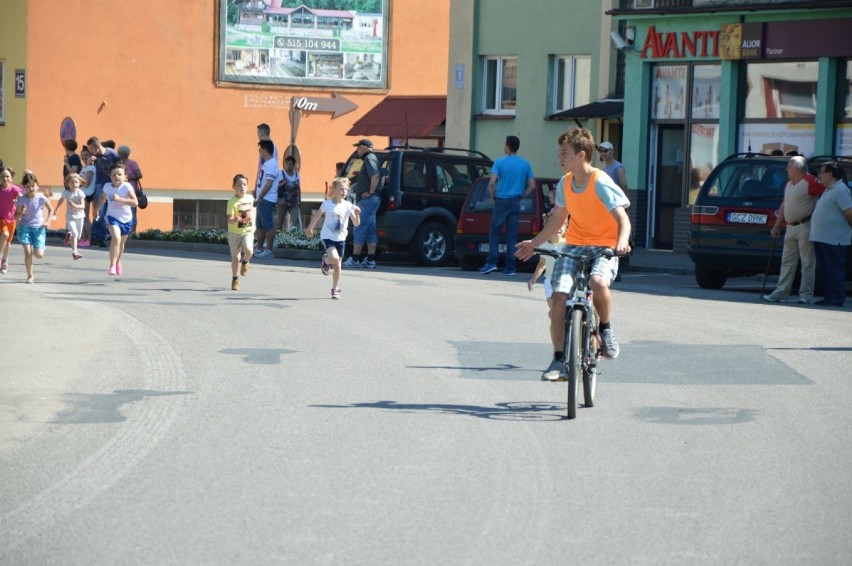 Biegi uliczne podczas Dni Młodości w Debrznie