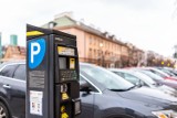 Tu zapłacisz najwięcej: 10 polskich miast z najdroższym parkowaniem. Nawet 250 zł kary za brak biletu!