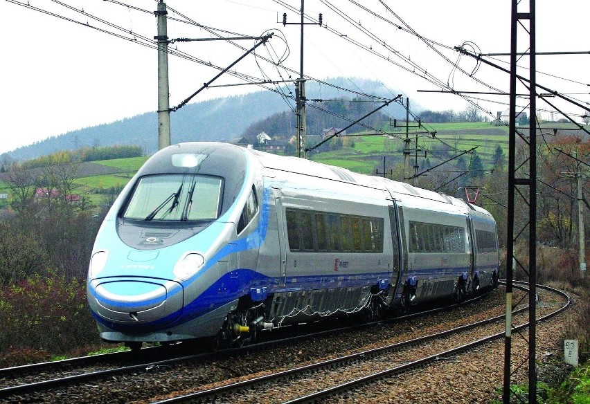 Cztery warianty linii kolejowej dużych prędkości w rejonie Wieruszowa