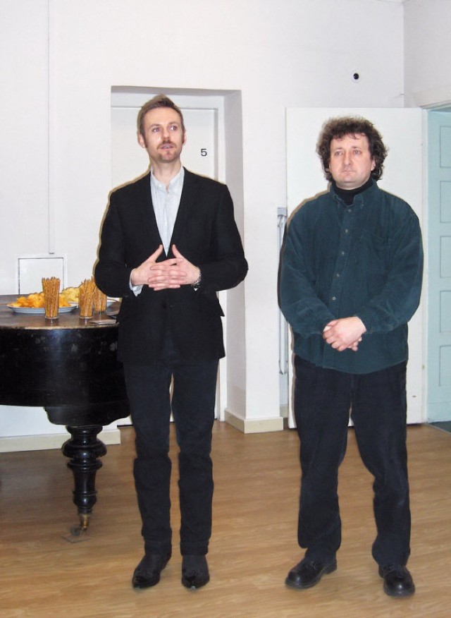 Od lewej: Bartek Jarmoliński, komisarz wystawy i autor zdjęć Sławomir Grzanek.