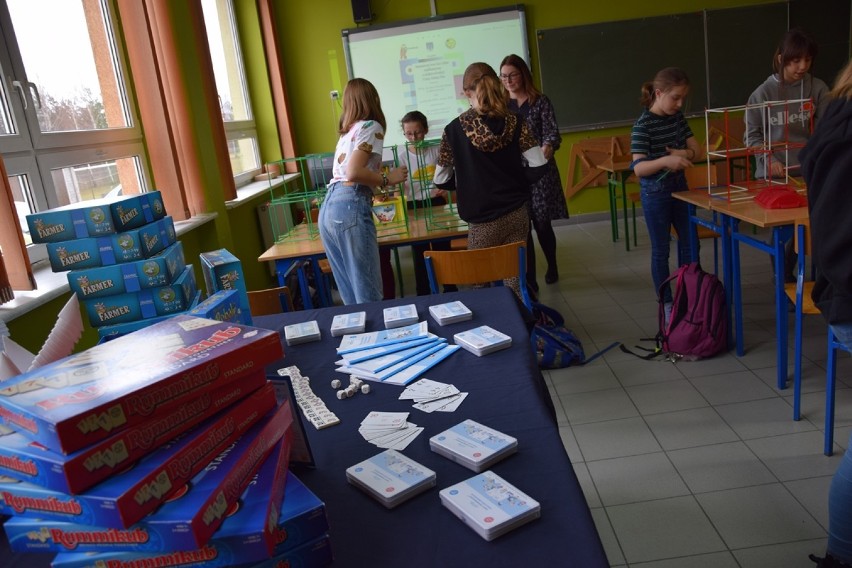 Szkoła w Janiszewicach prowadzi matematyczne warsztaty [zdjęcia]