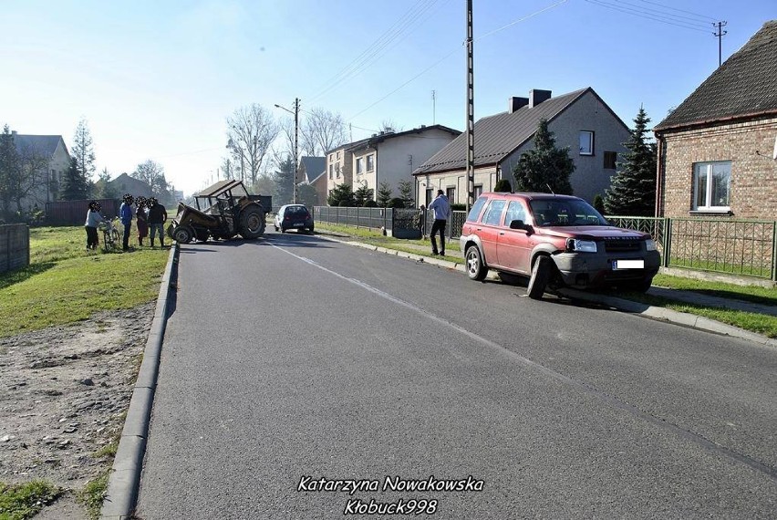 Traktor po kolizji z Land Roverem. Zdjęcia dzięki...