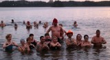 Morsy z Grudziądza rozpoczęły sezon kąpieli w Jeziorze Rudnickim Wielkim. Zobacz zdjęcia 