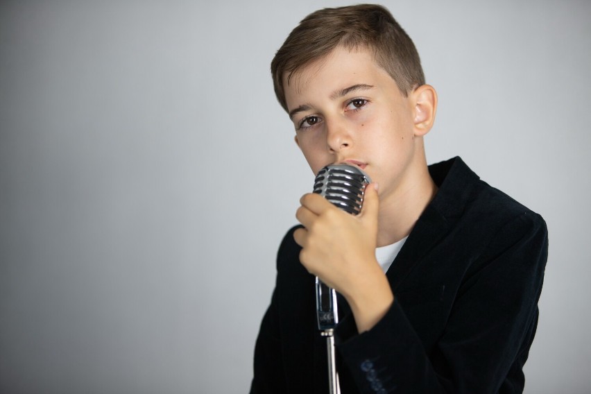 Ostrów Wielkopolski. 11-letni Szymon Tokarski z Lewkowa nagrał kolejny singiel [FOTO]
