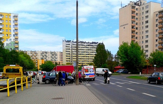 Piesza trafiła z obrażeniami do szpitala. Okoliczności i przyczyny tego zdarzenia będą wyjaśniać toruńscy policjanci pod nadzorem prokuratora.


Źródło: KMP Toruń