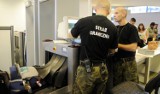 Poszukiwany listem gończym przez sąd w Świdnicy zatrzymany na lotnisku. Chciał uciec