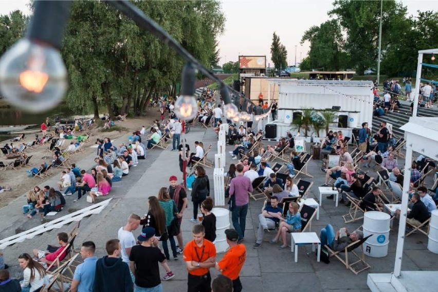 Nowe miejsce nad Wisłą. Twórcy Nocnego Marketu otwierają Lunapark. Będą tam klubokawiarnie, targ street food’owy i strefa rekreacyjna