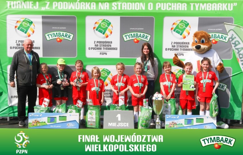 Zwycięska drużyna dziewcząt U-8 ULKS Agro Kluczewo