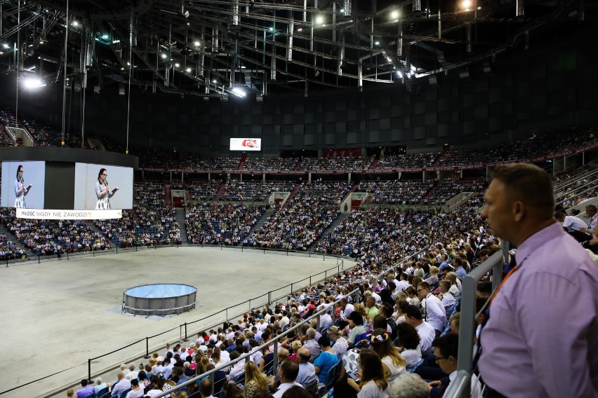 Kraków. Spotkanie 10 tysięcy Świadków Jehowy w Tauron Arenie
