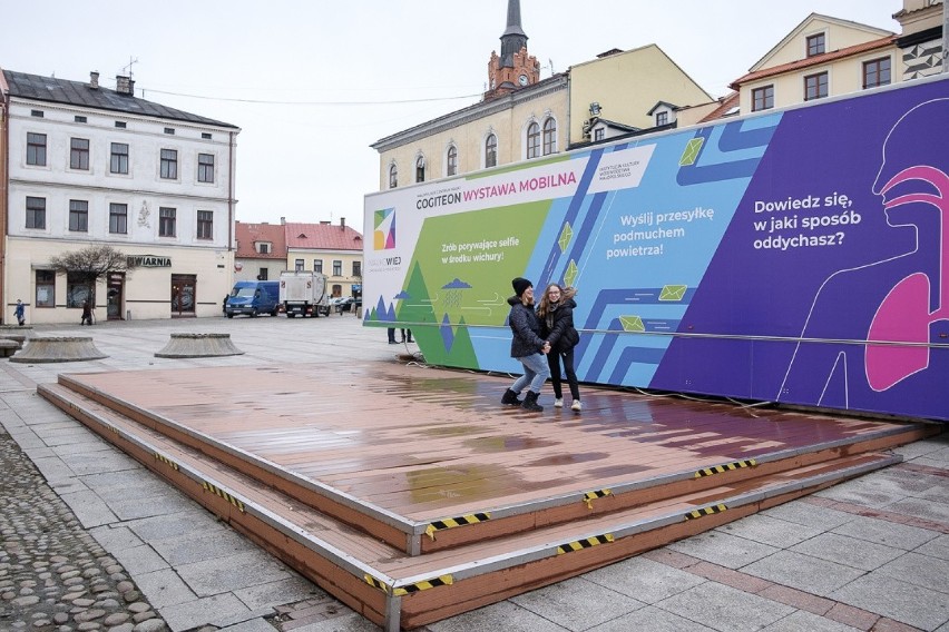 Tarnów. Otwarcie Wystawy Mobilnej "Naukowej" [ZDJĘCIA]