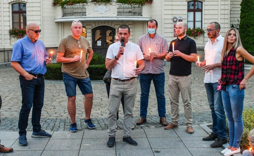 Protest odbył się przed bydgoskim ratuszem.