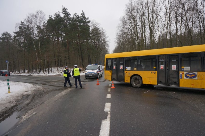 Wypadek autobusu w Gliwicach. Siedem osób rannych 