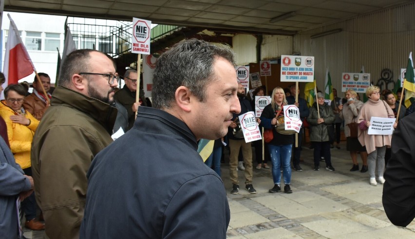 Kolejny  protest mieszkańców Gminy Chełm przeciwko włączeniu kilku sołectw do miasta. Zobacz zdjęcia