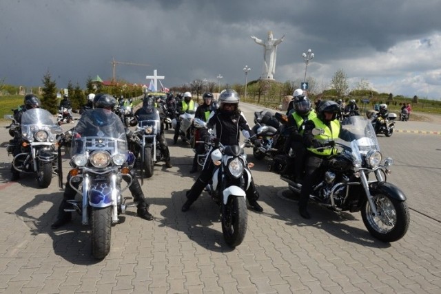 Już po raz jedenasty miłośnicy jednośladów z diecezji zielonogórsko-gorzowskiej rozpoczynają sezon motocyklowy od spotkania w Rokitnie.