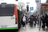 Lublin. Zmiany w komunikacji miejskiej. Do autobusów i trolejbusów znowu będziemy wsiadać wszystkimi drzwiami