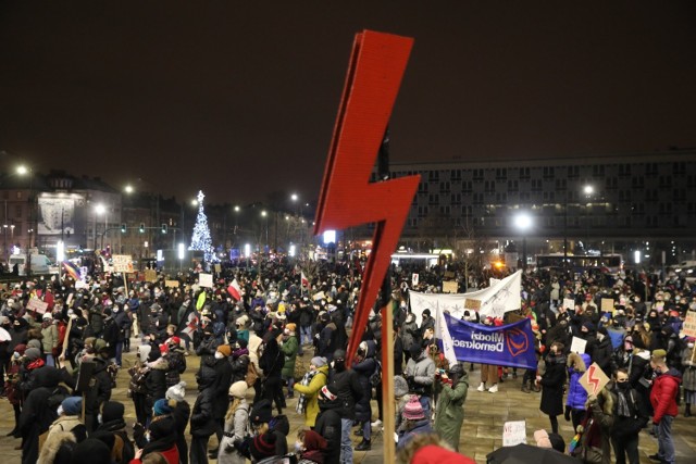 Strajk Kobiet pod Muzeum Narodowym, piątek, 29 stycznia 2021.