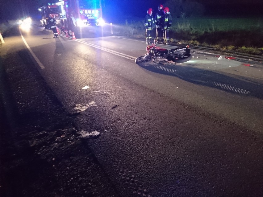 Podhale. Motocyklista zderzył się z samochodem. Trafił do szpitala [ZDJĘCIA]