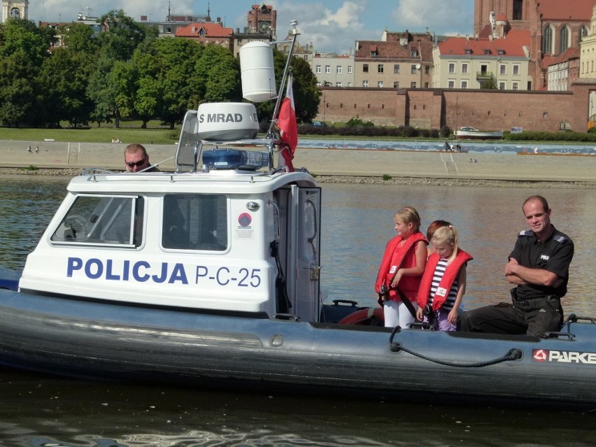 Toruń: Podczas WOŚP wylicytowali rejs policyjną motorówką