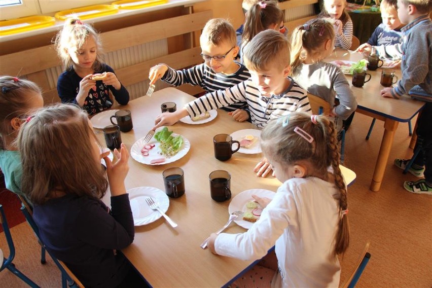 Przedszkolaki potrafią przygotować śniadanie. Robią pyszne kanapki [FOTO]