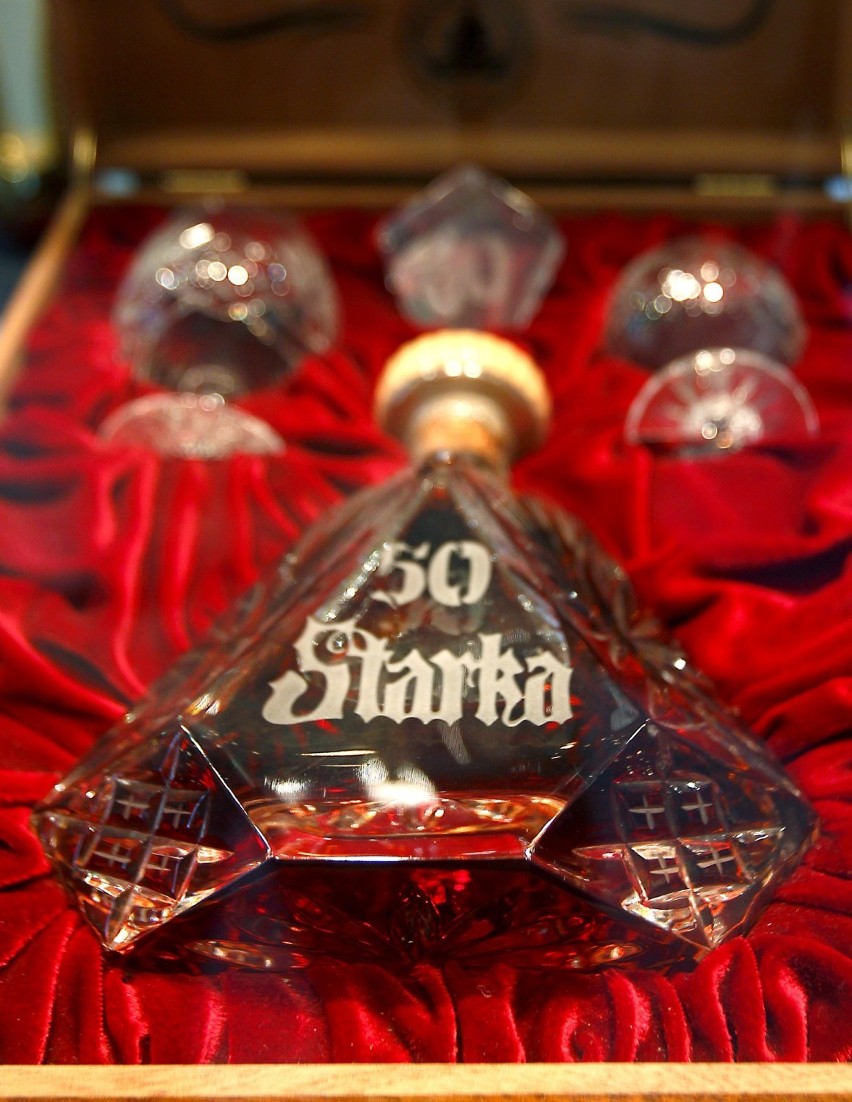Siedemnaście tysięcy butelek szczecińskiej "Starki" sprzedano po zaniżonych cenach! Są zarzuty