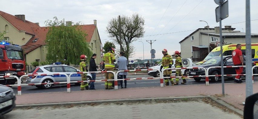 Wypadek w Bogdanowie. Zderzenie samochodu osobowego z karetką