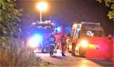 Libiąż. Tragedia na ulicy Chrzanowskiej, w ciągu DW 933. Samochód uderzył w drzewo. Zginął młody mężczyzna