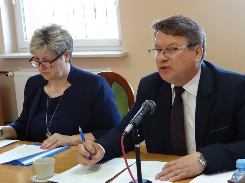 Dotychczasowi przewodniczący Rady Miejskiej w Działoszynie Kazimierz Środa i Danuta Cieśla uzyskali mandaty na kolejną kadencję