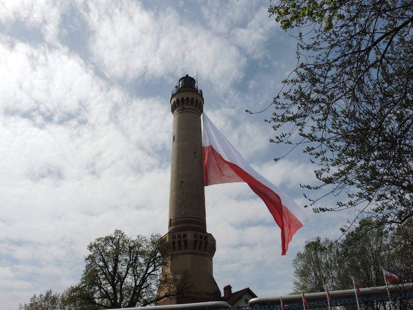 Największa Biało Czerwona na największej latarni