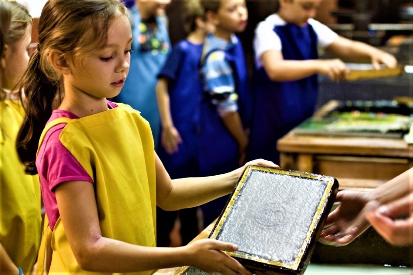 Na Dolnym Śląsku zaczęły się ferie! Muzeum Papiernictwa zaprasza na warsztaty! 