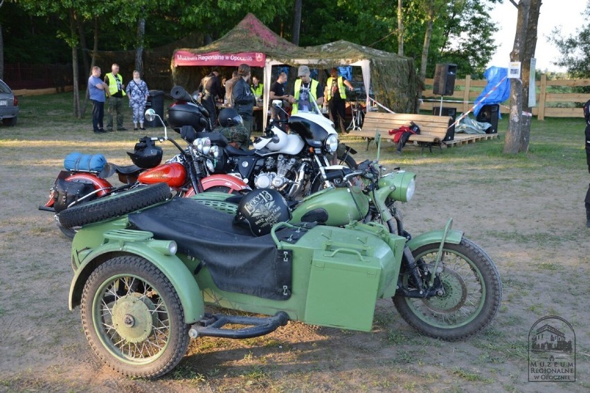 Rozpoczął się opoczyński rajd motocykli zabytkowych w rocznicę śmierci mjr Hubala ZDJĘCIA