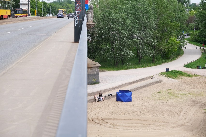 Tragedia na praskiej plaży. Mężczyzna spadł z mostu Poniatowskiego