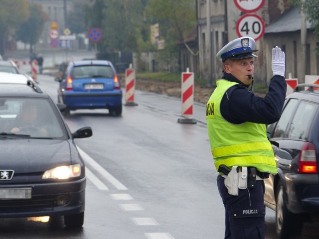 W okolicach cmentarzy policjanci będą kierować ruchem