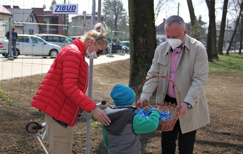 Nowy Sącz. Tłumy mieszkańców na otwarciu Parku Strzeleckiego. Sądeczan witał prezydent Ludomir Handzel [ZDJĘCIA]