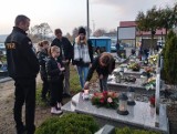 OSP Kaliska Kościerskie. Strażacy wraz z Młodzieżową Drużyną Pożarniczą odwiedzali groby ZDJĘCIA