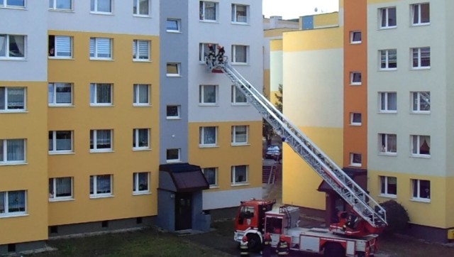 Orzegów: Strażacy znaleźli martwego mężczyznę w mieszkaniu przy ul. Piechy