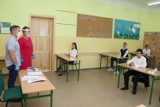 Brzezińscy ósmoklasiści zdawali egzaminy kończące szkołę