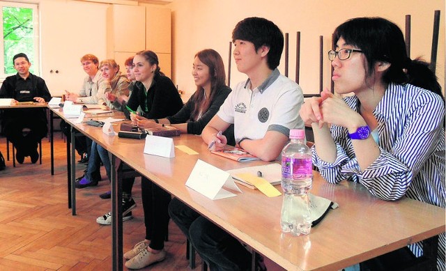 Studenci letniej szkoły podczas zajęć w cieszyńskim Uniwersytecie Śląskim