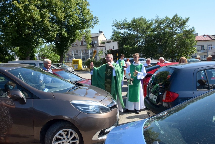 Parafia Podwyższenia Krzyża Świętego w Kielcach. Święcenie pojazdów i modlitwy do świętego Krzysztofa [WIDEO, ZDJĘCIA]