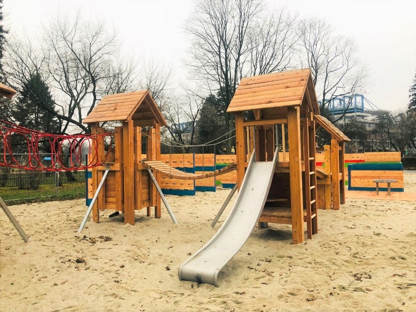 Kraków. W parku Jordana powstał nowy plac zabaw, dobry do pościgów i chowanego [ZDJĘCIA]