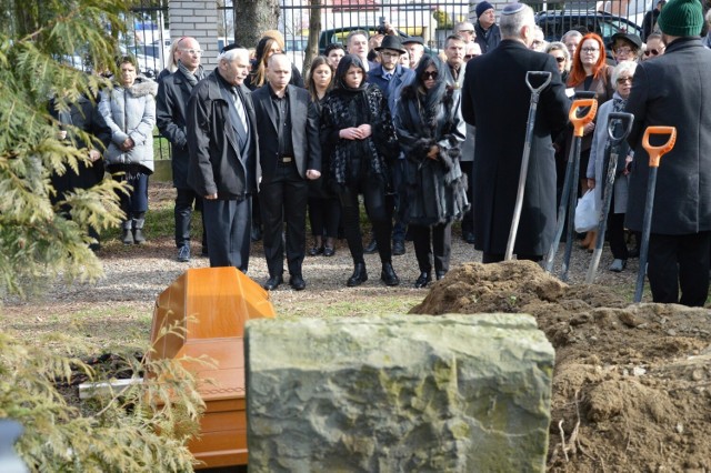 Tłumy uczestniczyły w pogrzebie Anny Grygiel-Huryn na Cmentarzu Żydowskim w Nowym Sączu
