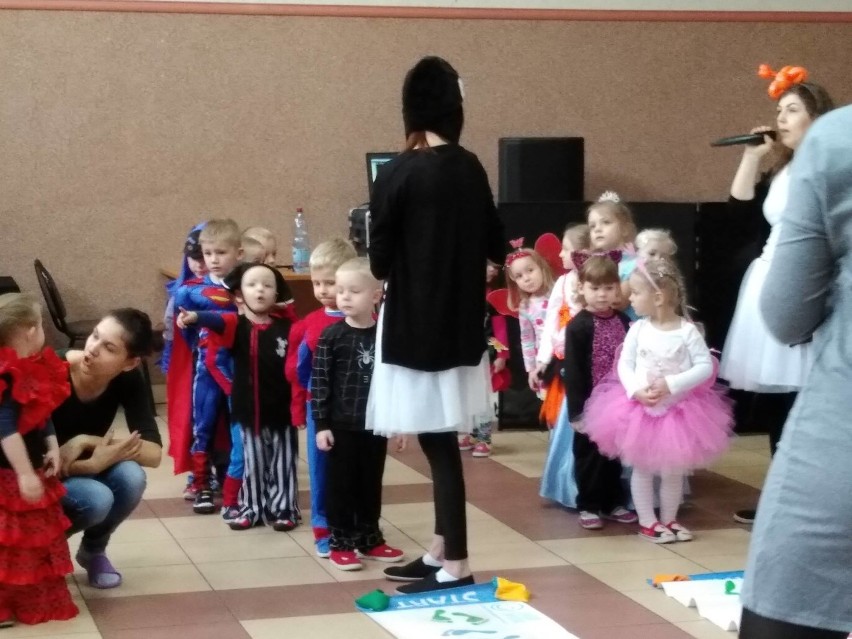 Jeleniewo: Przedszkolaki bawiły się na balu karnawałowym (zdjęcia)