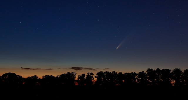 Naszemu Czytelnikowi udało się zrobić zdjęcie komety NEOWISE. Mikołaj Kamieński sfotografował ją w nocy z 10 na 11 lipca w Złotnikach, Morasku oraz nad stawem Łysy Młyn.

Zobacz zdjęcia ----->