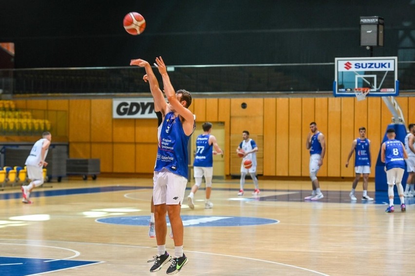 Koszykarze Suzuki Arki Gdynia podczas treningu przed nowym...