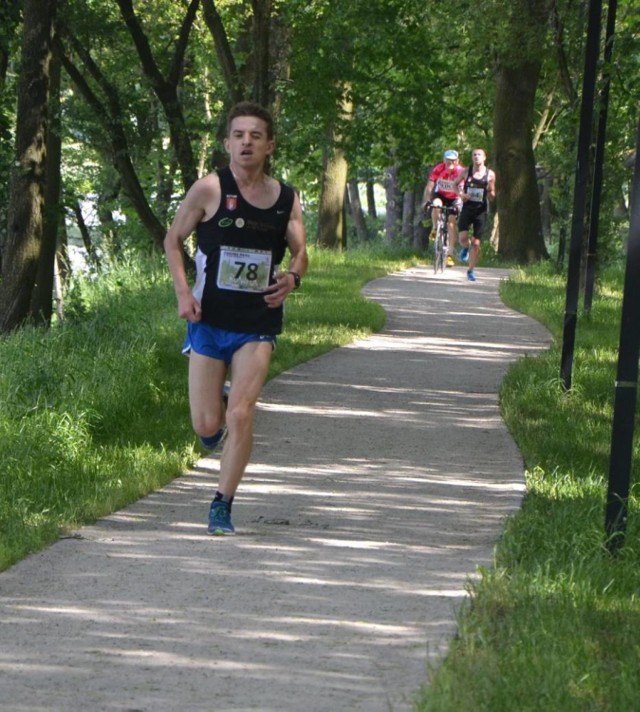 Krzysztof Garbowski (tu na trasie biegu w Malborku) dobrze zaprezentował się w półmaratonie w Gdyni
