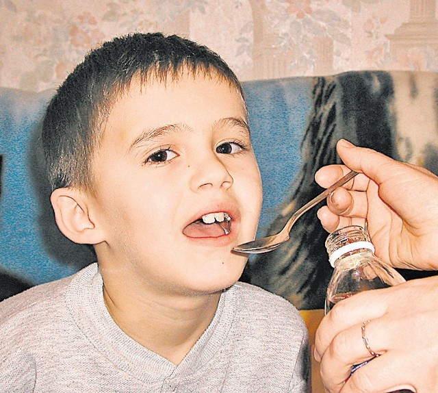 Podanie skażonego leku mogło poranić dziecku przełyk