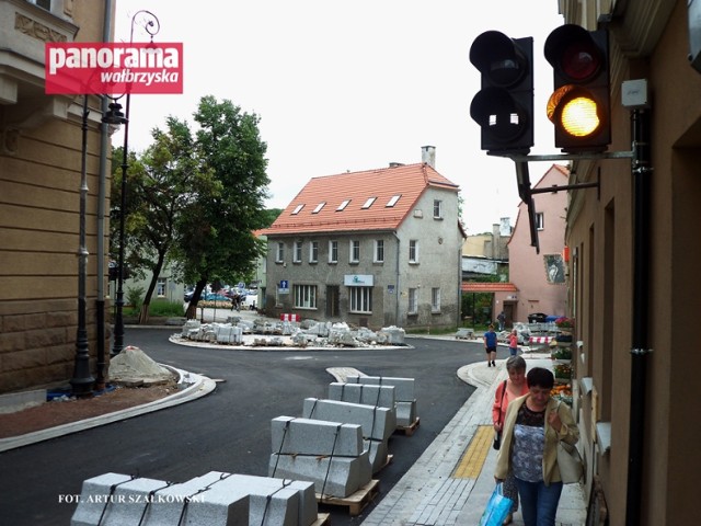 Sygnalizacja przy rondzie pomiędzy ulicami Limanowskiego i 1 Maja będzie uruchamiana drogą radiową przez czujniki zainstalowane w autobusach komunikacji miejskiej.