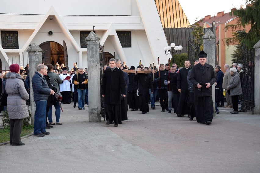 Procesja Drogi Krzyżowej przeszła ulicami Elbląga