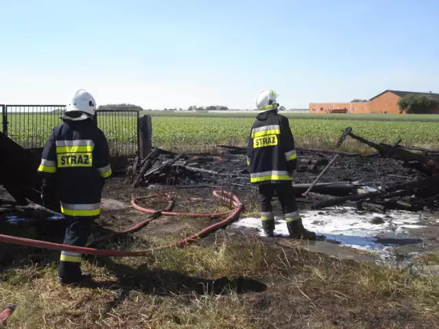 Pożar w gminie Żelazków. Ogień strawił budynek gospodarczy